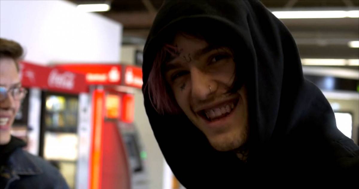 "Lil Peep: татуированный поэт для угнетённых"