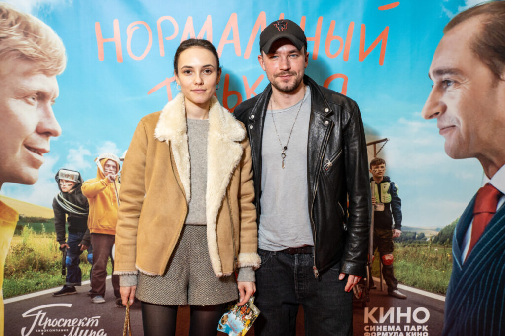 Премьера фильма "Нормальный только я"